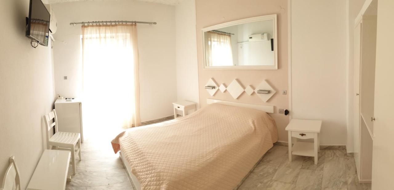 Porto Castello 3* Fira (Santorini)