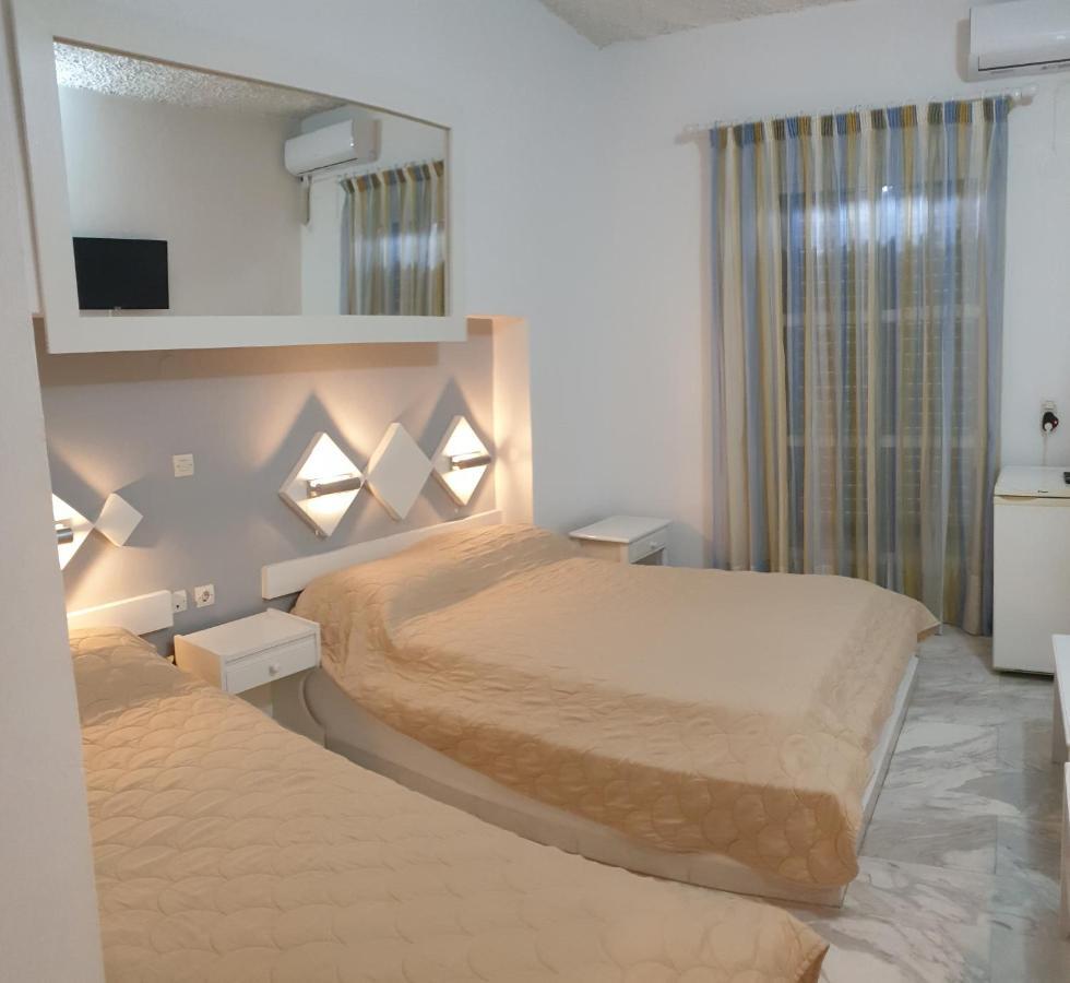 Porto Castello 3* Fira (Santorini)