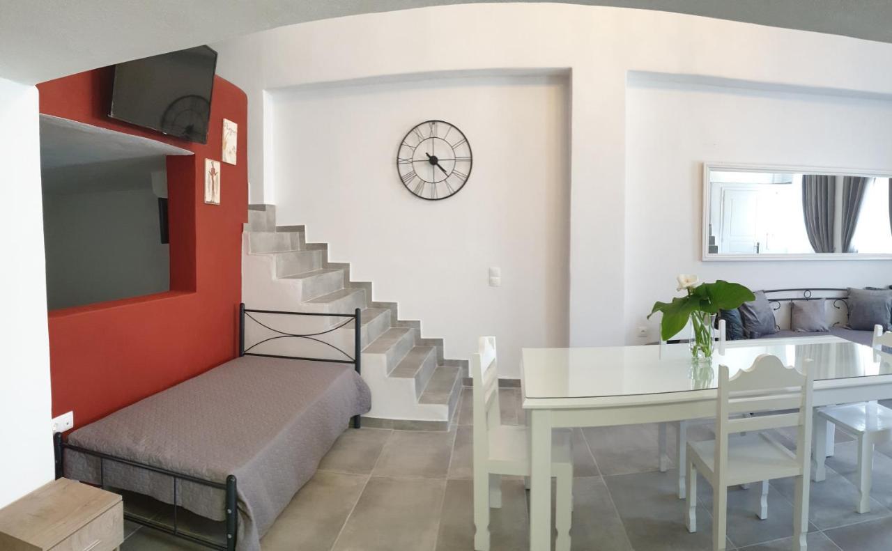 Porto Castello 3* Fira (Santorini)