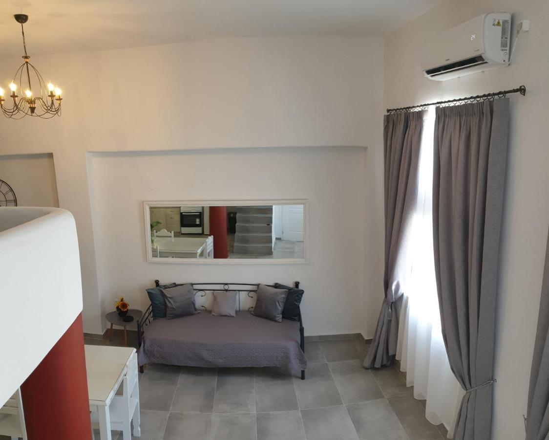 Porto Castello 3* Fira (Santorini)
