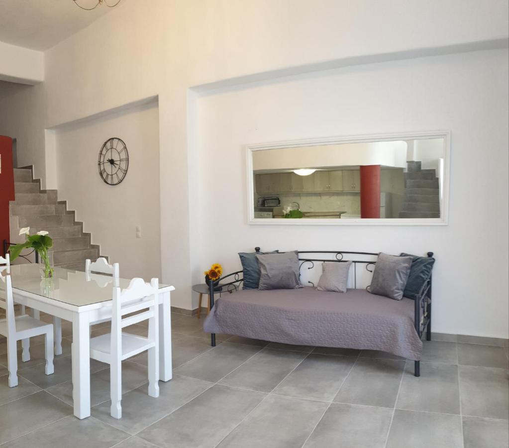Porto Castello Φηρά
