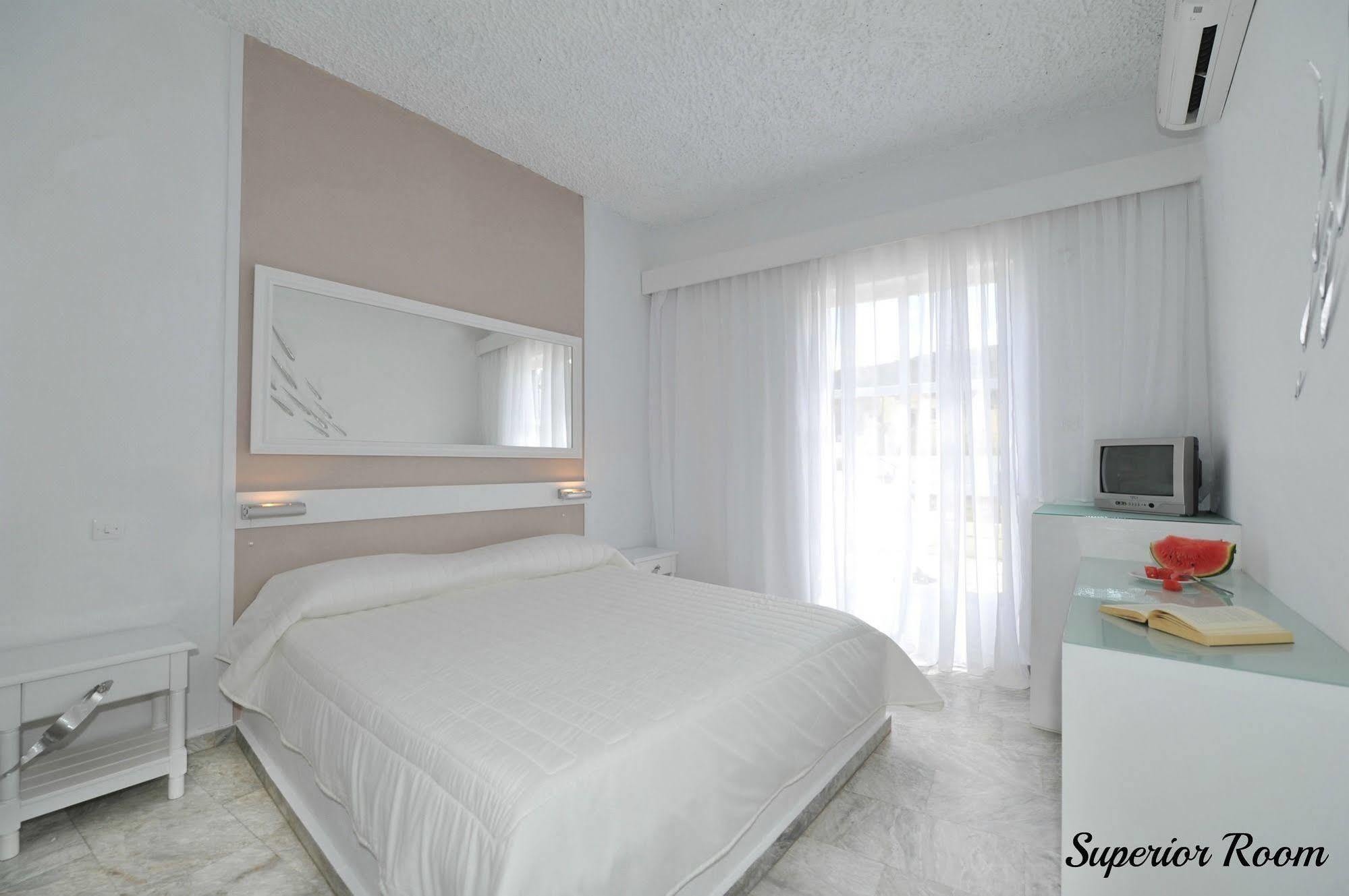 Porto Castello Hotel 3*